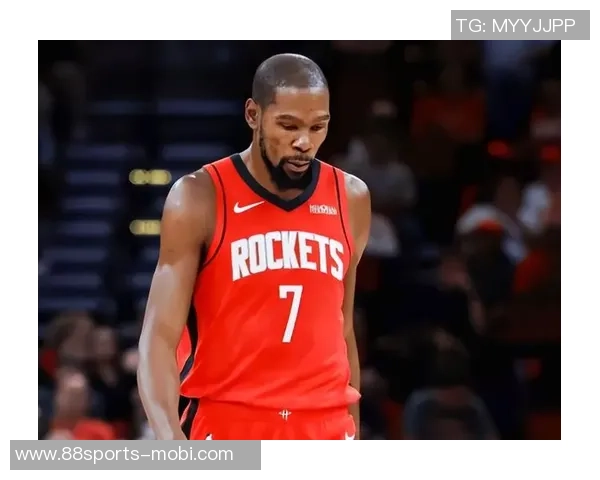 杜兰特赞弗拉格全面提升称控卫角色限制了他的发挥