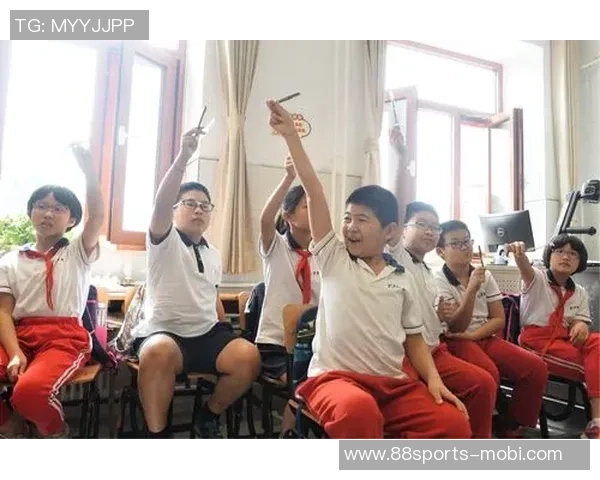 拉拉维亚谈与詹东的对抗经历称同队合作是莫大荣幸